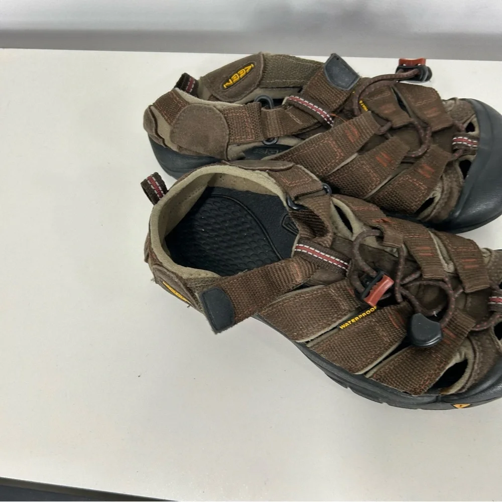 Keen Brown and Black Outdoor Sandals with Closed Toe Design